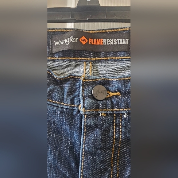 Wrangler Woman's FR Crosshatch Bootcut Mid- Rise Dark Wash Jeans S 11X36 NEW - Picture 6 of 12